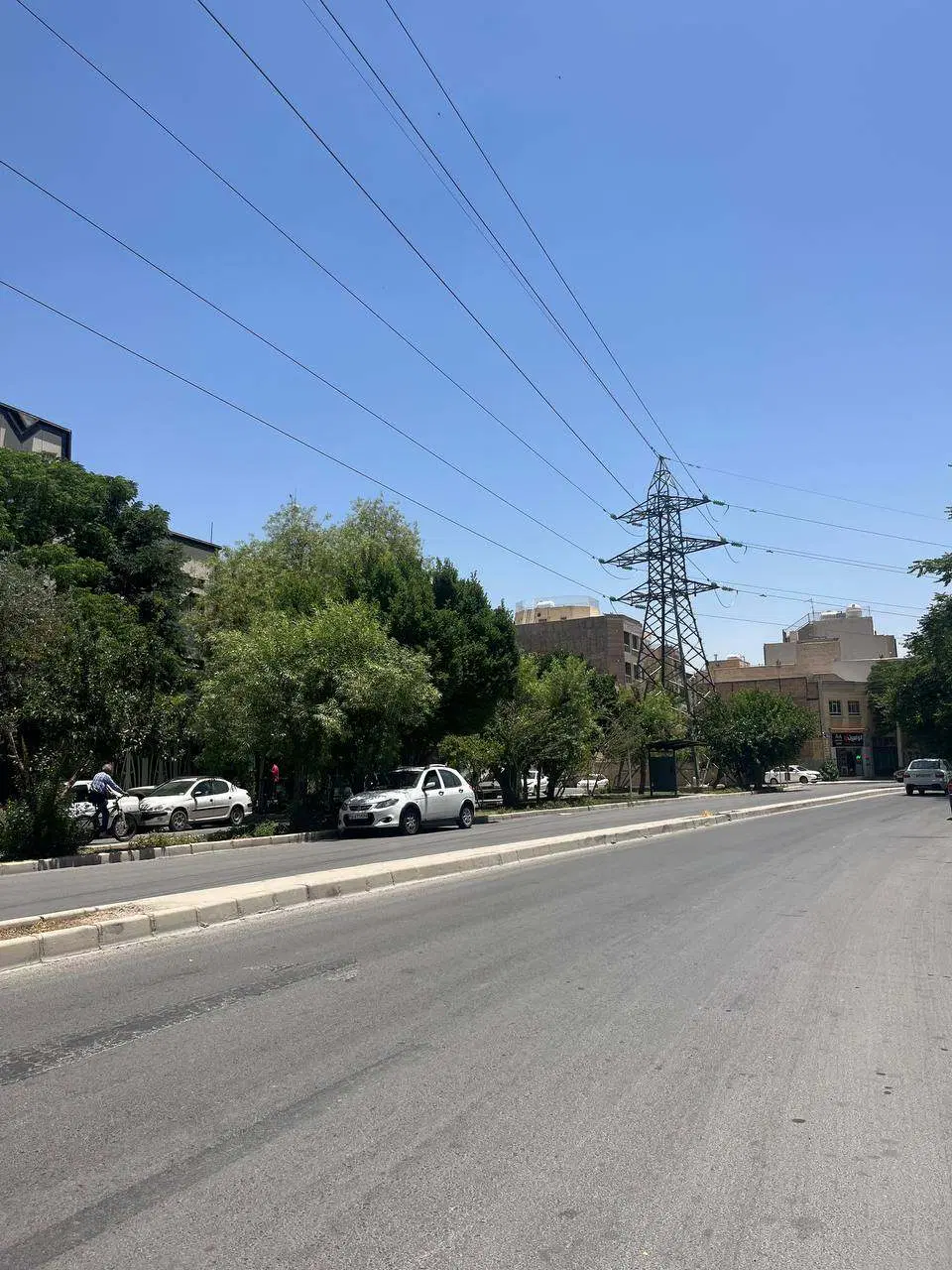 مغازه ۲۷ متری بر اصلی