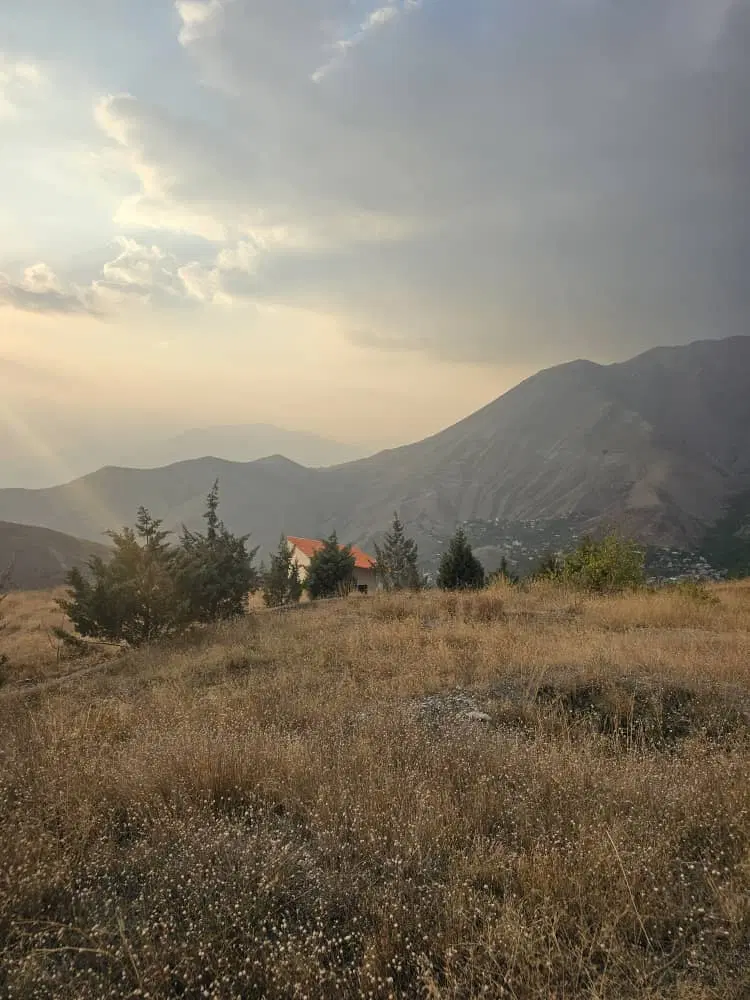 ۴۶۶ متر زمین لواسان برگجهان نیکنامده