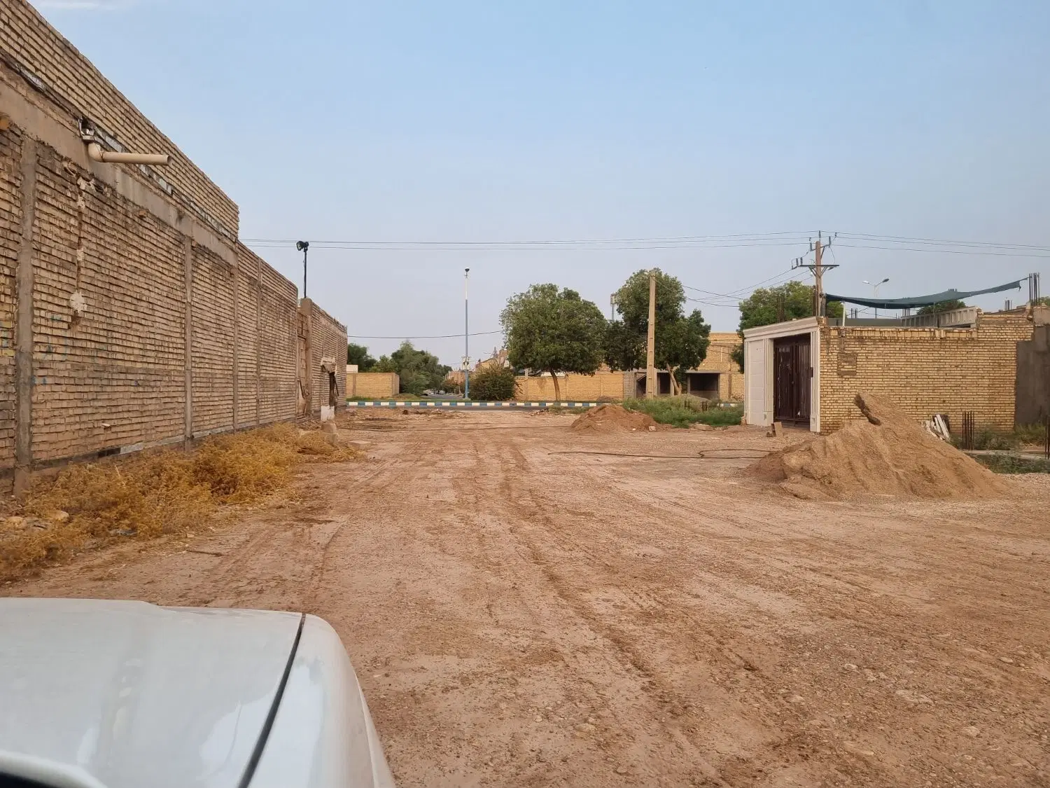 مسکن ملی صفی اباد نیمه کاره بهاریک روبه رو حسینه