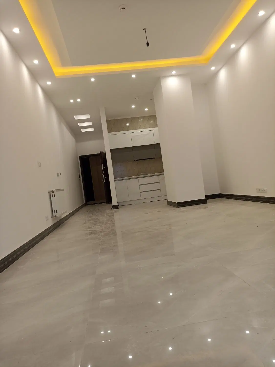 اداری برج جواهر روبروی دادگستری