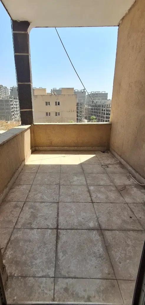 واحد نوساز _کلید نخورده _ رنگ و امیزی و کناف