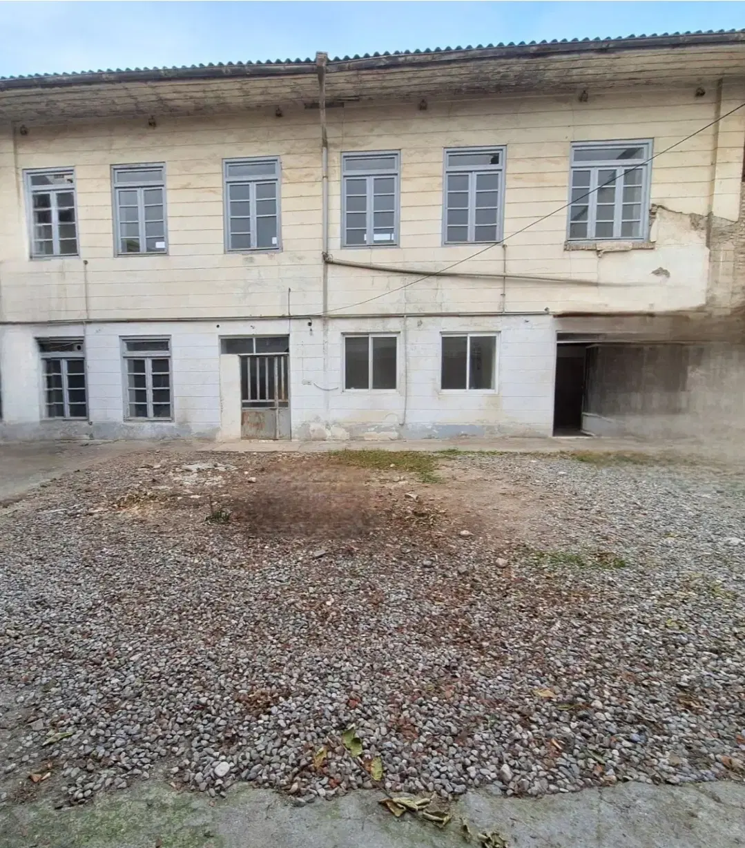 ویلایی تاریخی با کاربری تجاری خدماتی (کوچه پاچنار)