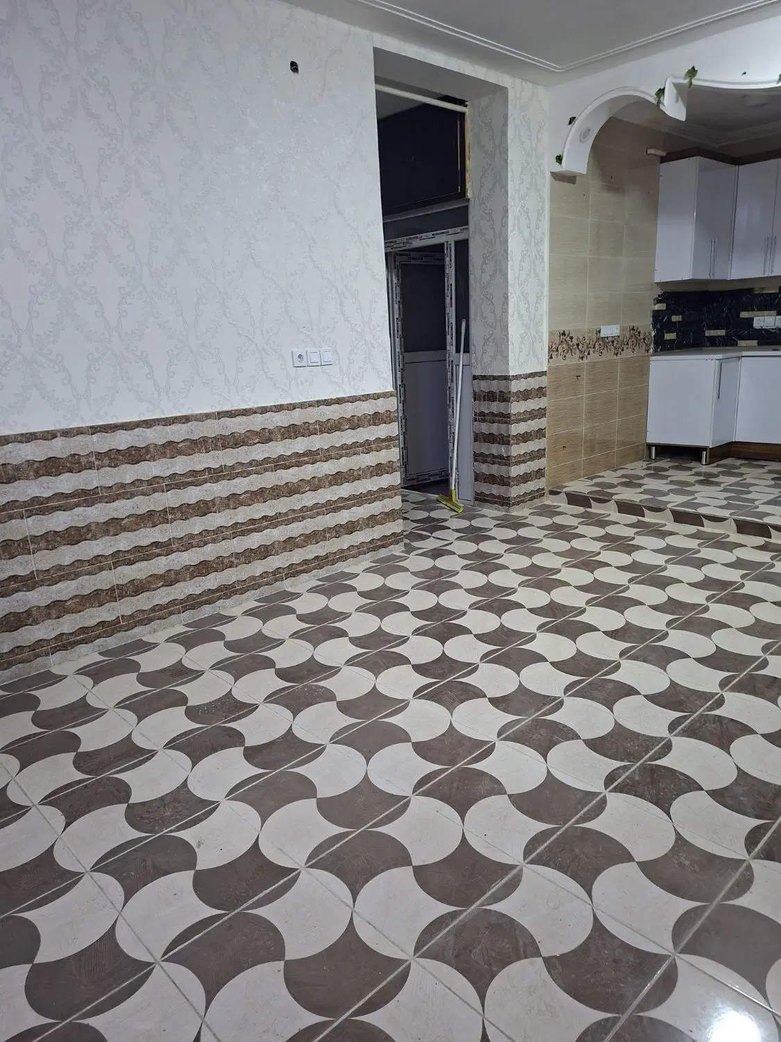 فروش منزل همکف نو ساز