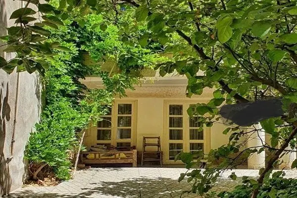 منزل قدیمی دوره‌ای پشت موتور فروشی قنواتی ۲۵۰ متر