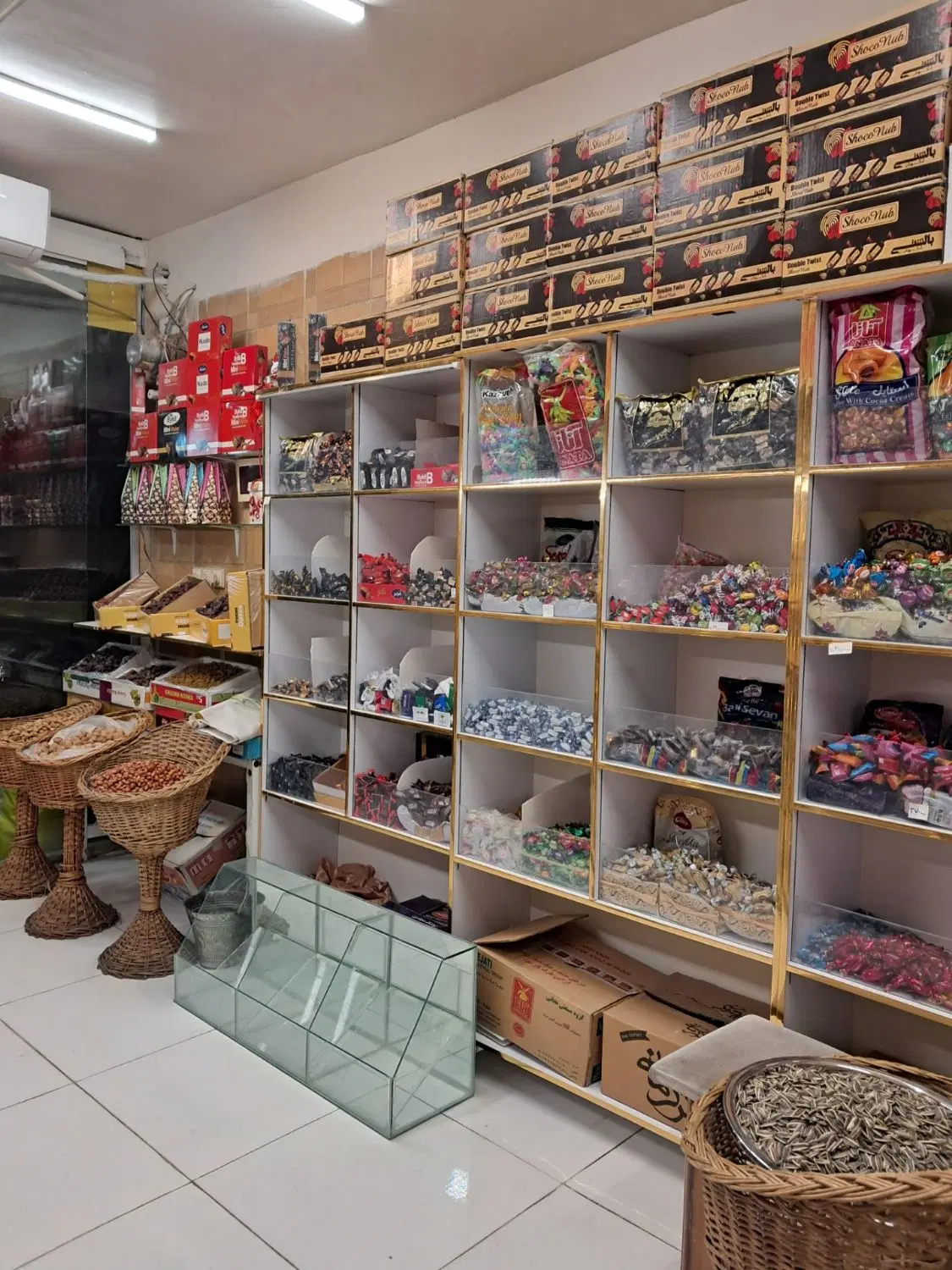 مغازه ۲۰ متری خیابان بلاغی