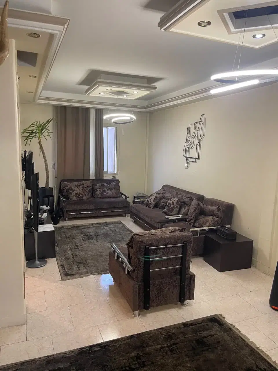 ۶۲ متری طبقه ۴ با آسانسور ارشی