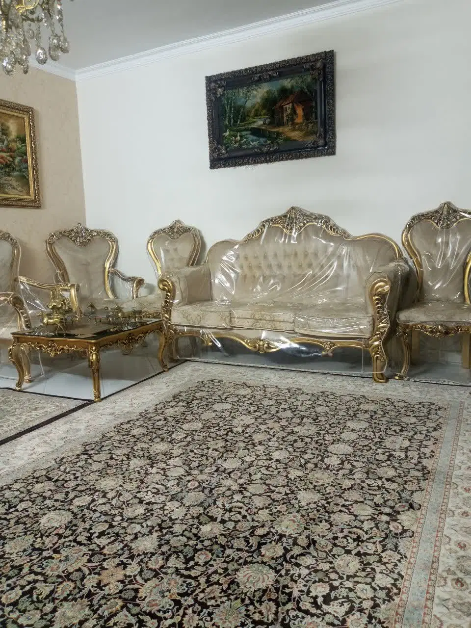 رهن یک دستگاه آپارتمان در بهترین موقعیت منطقه