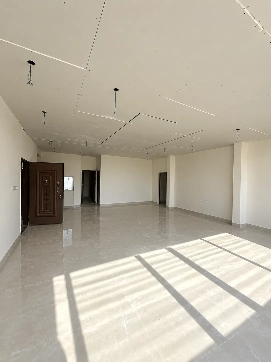 اپارتمان ۱۴۵متری سه خواب پارکینگ اسانسور تاپ ایثار