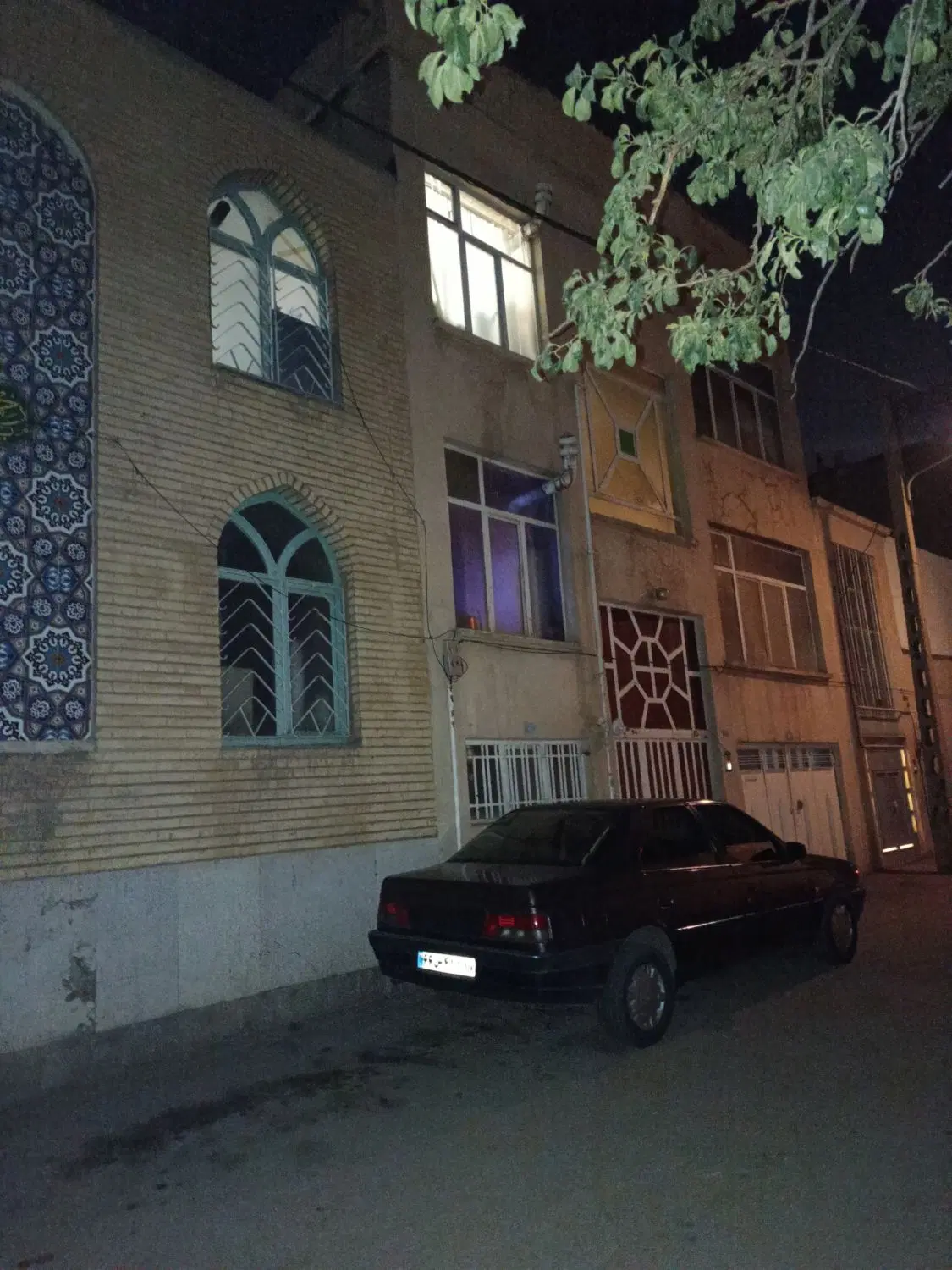 خانه  ویلایی  جولان    ۱۸۰ متر   سه طبقه جنوبی