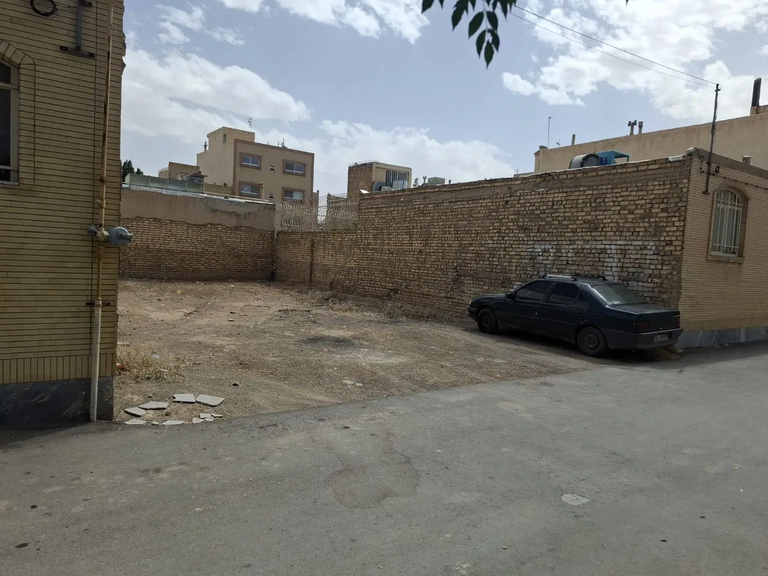 زمین‌۲۰۰ متری مسکونی