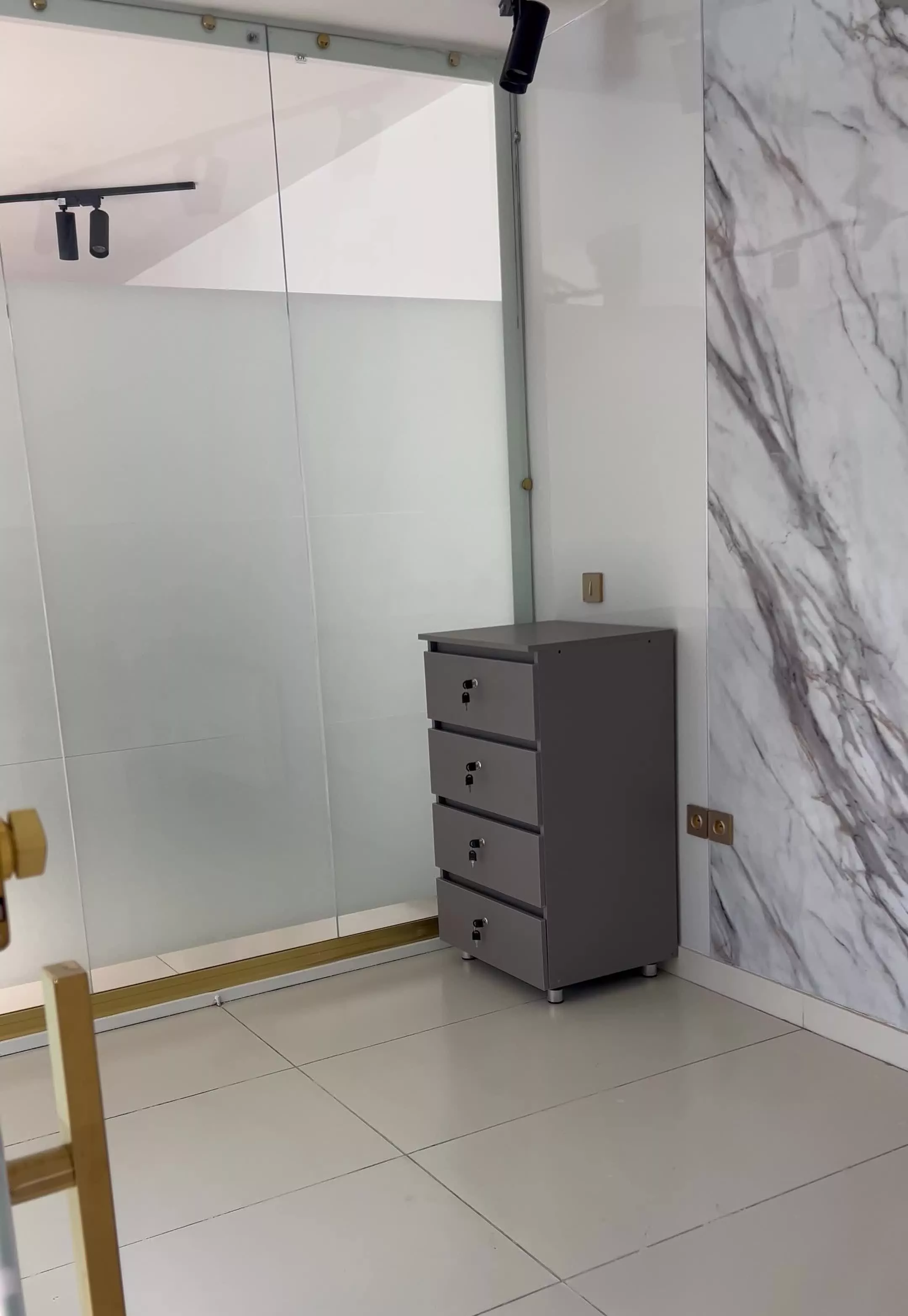 اجازه اتاق کار. مطب زیبایی