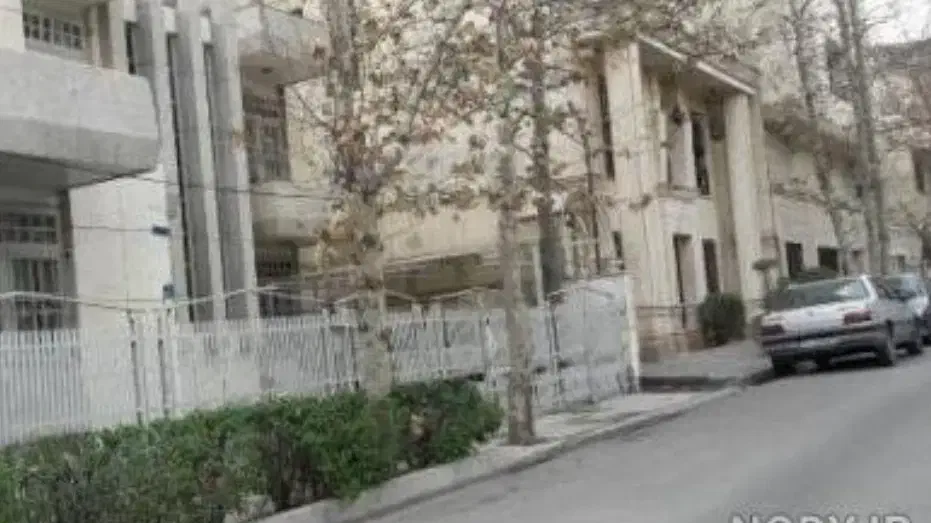 ملک کلنگی بر ۱۴ در ۳۲ فردوس شرق