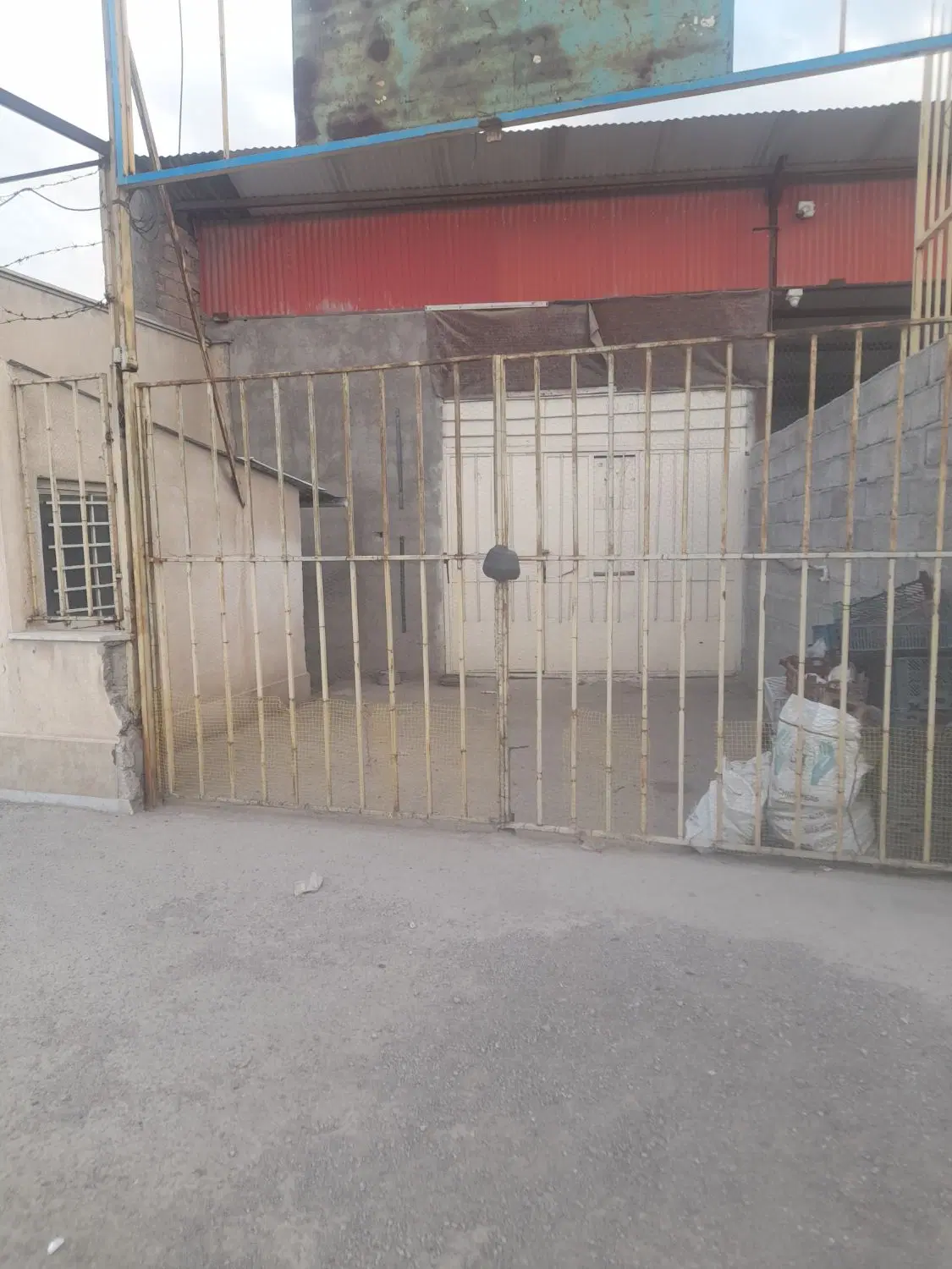 اجاره سالن.بر اتوبان جنب پل تازه احداث اذرشهر