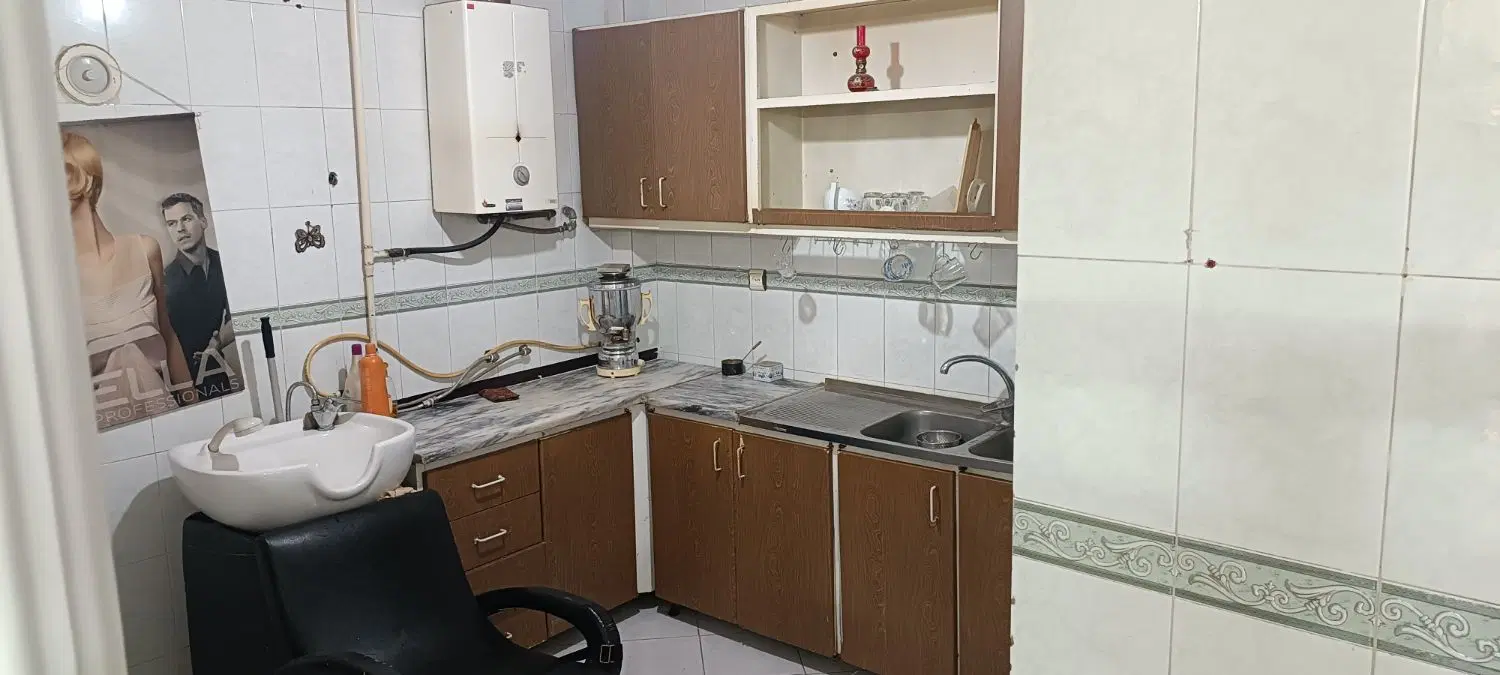 طبقه همکف راه جدا