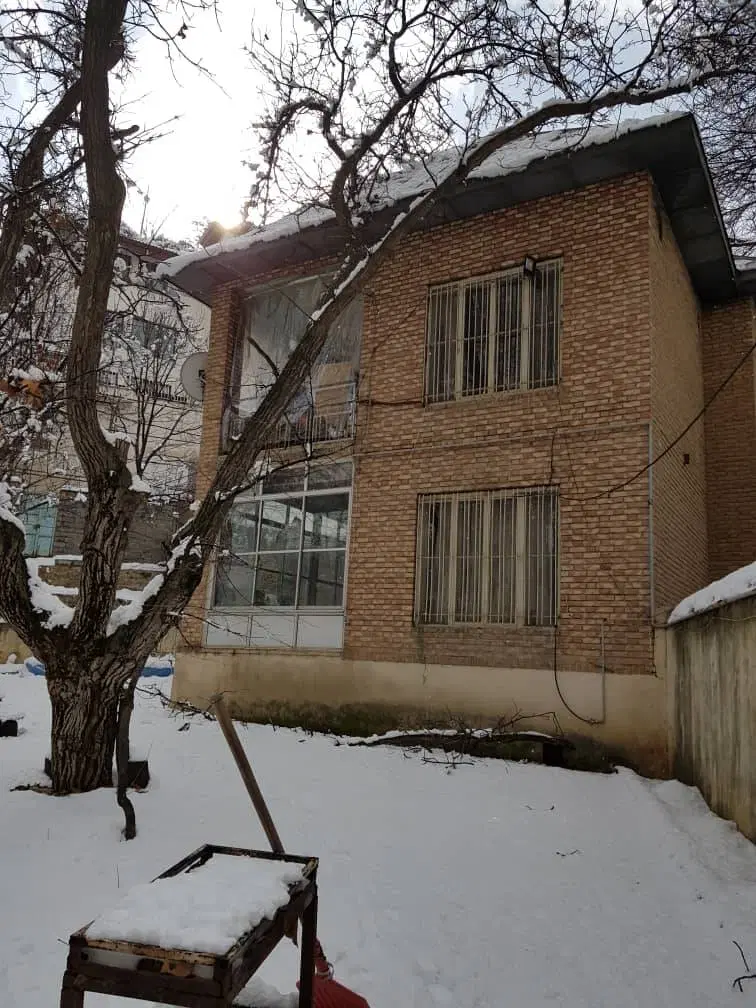 باغ گل_اوشان_ویلا باغ  فروشی_۱۰۵۸متر _قدمت200ساله