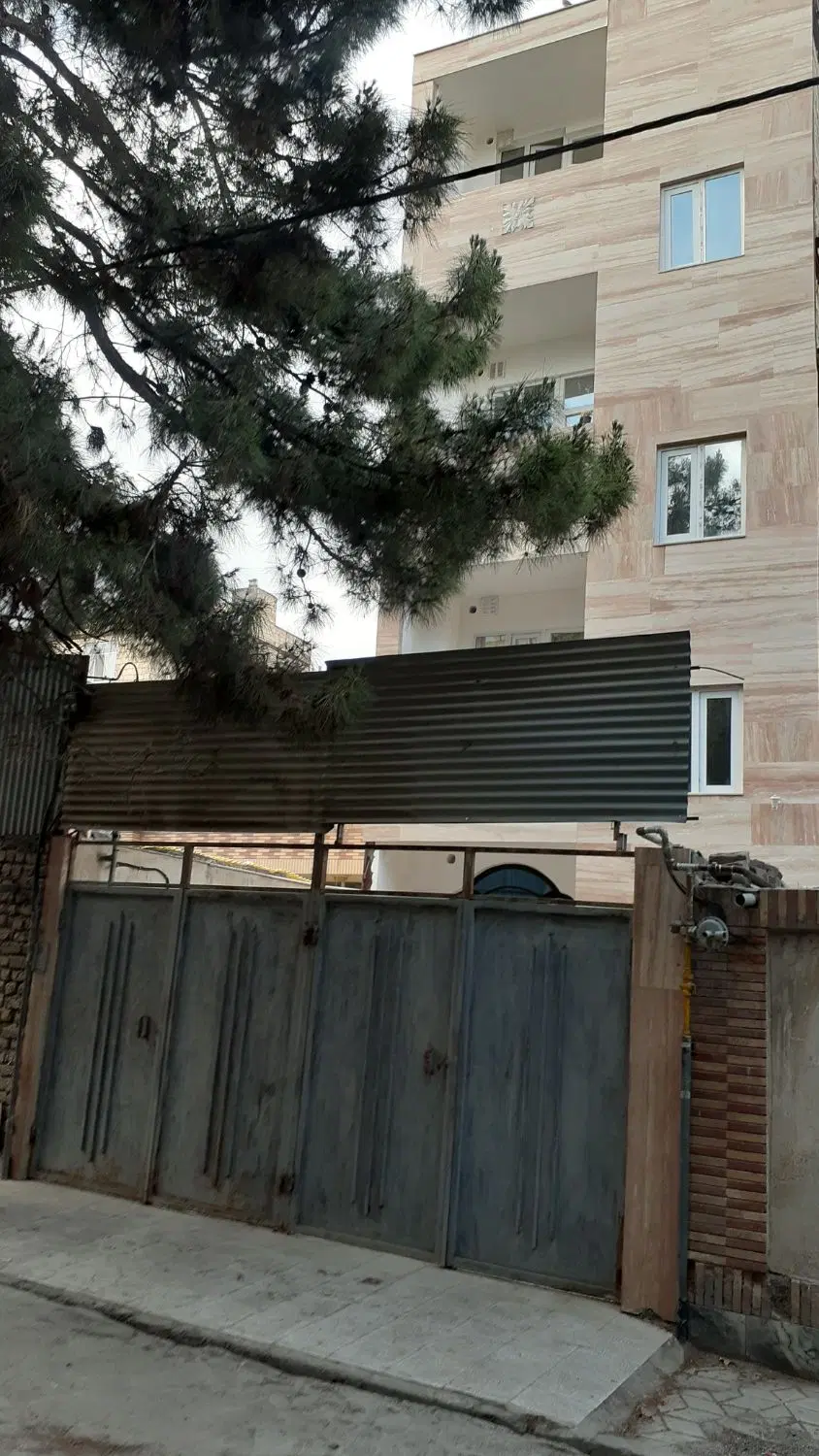 رهن و اجاره در توس ۴۱ (شهرک حجت) پارکینگ اختصاص