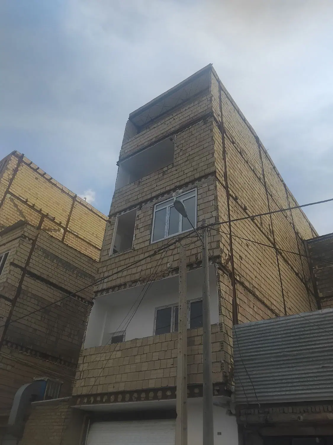 خانه سفت کاری