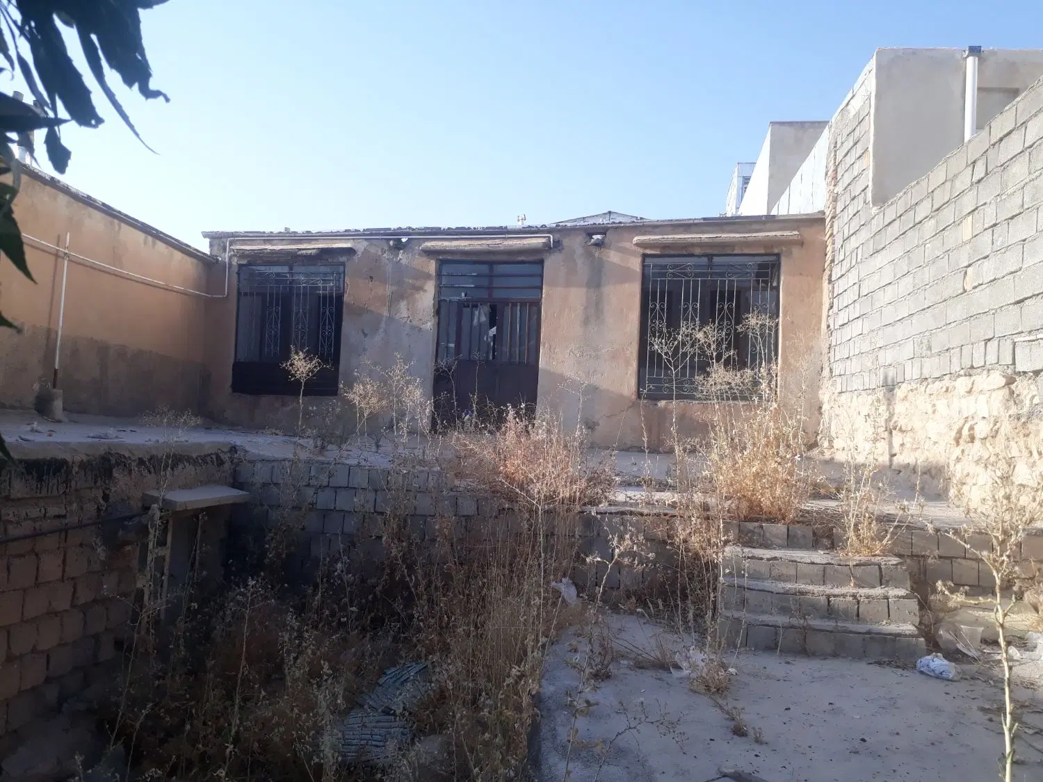 ملک  خیابان ربابه کمالی