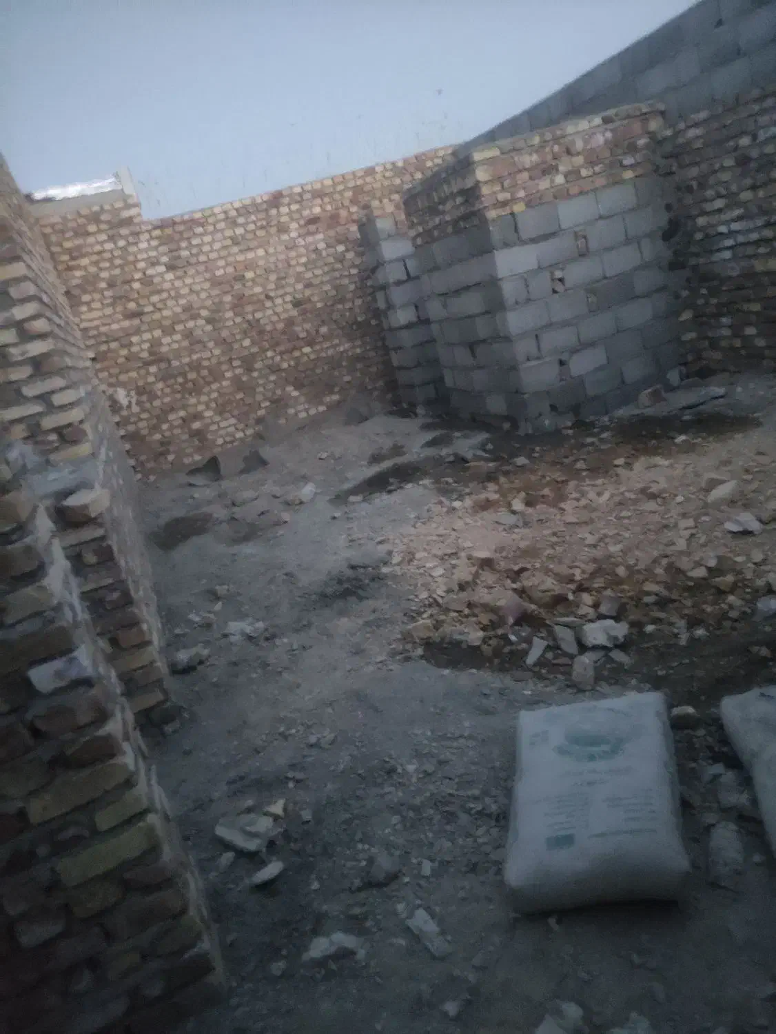 منزل نیمه کاره خالق آباد