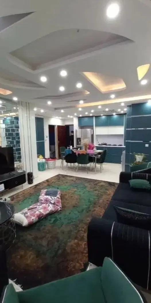 آپارتمان  پرند دوخوابه پذیرایی بزرگ