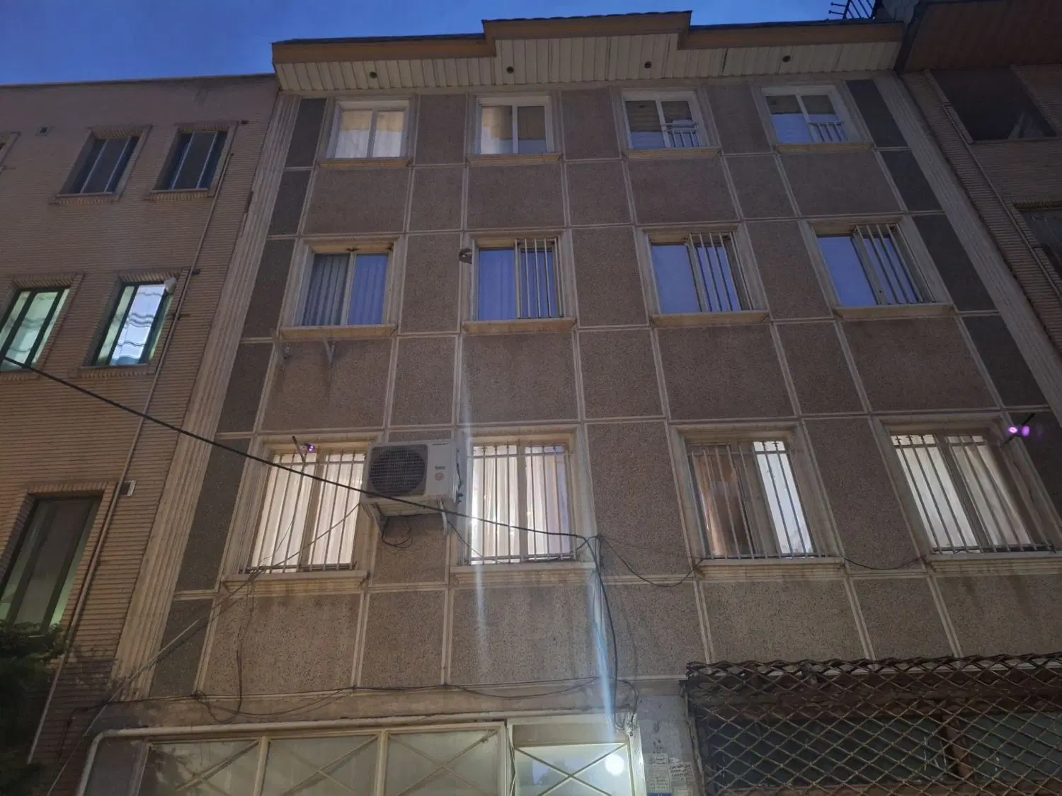 ۱۰۰متر  آپارتمان در  پرنیان  مارلیک