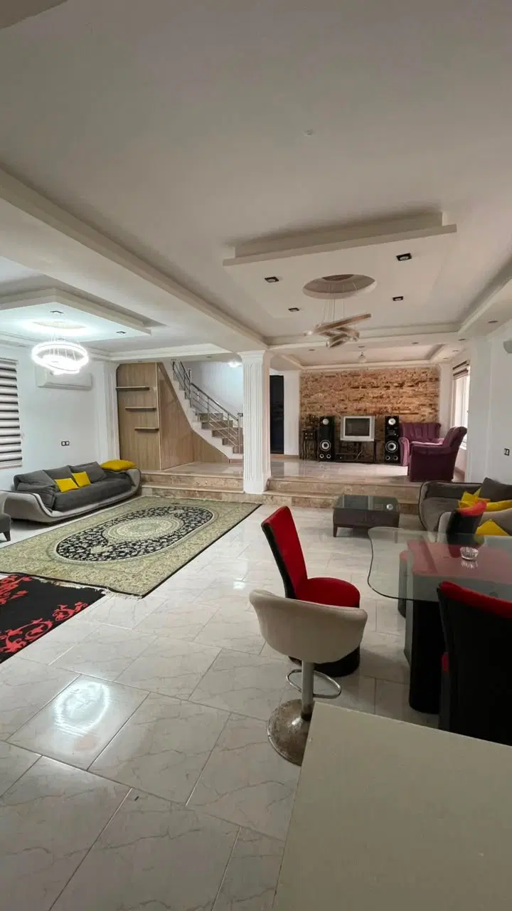ویلای دوبلکس لاکچری با چشم‌انداز رویایی