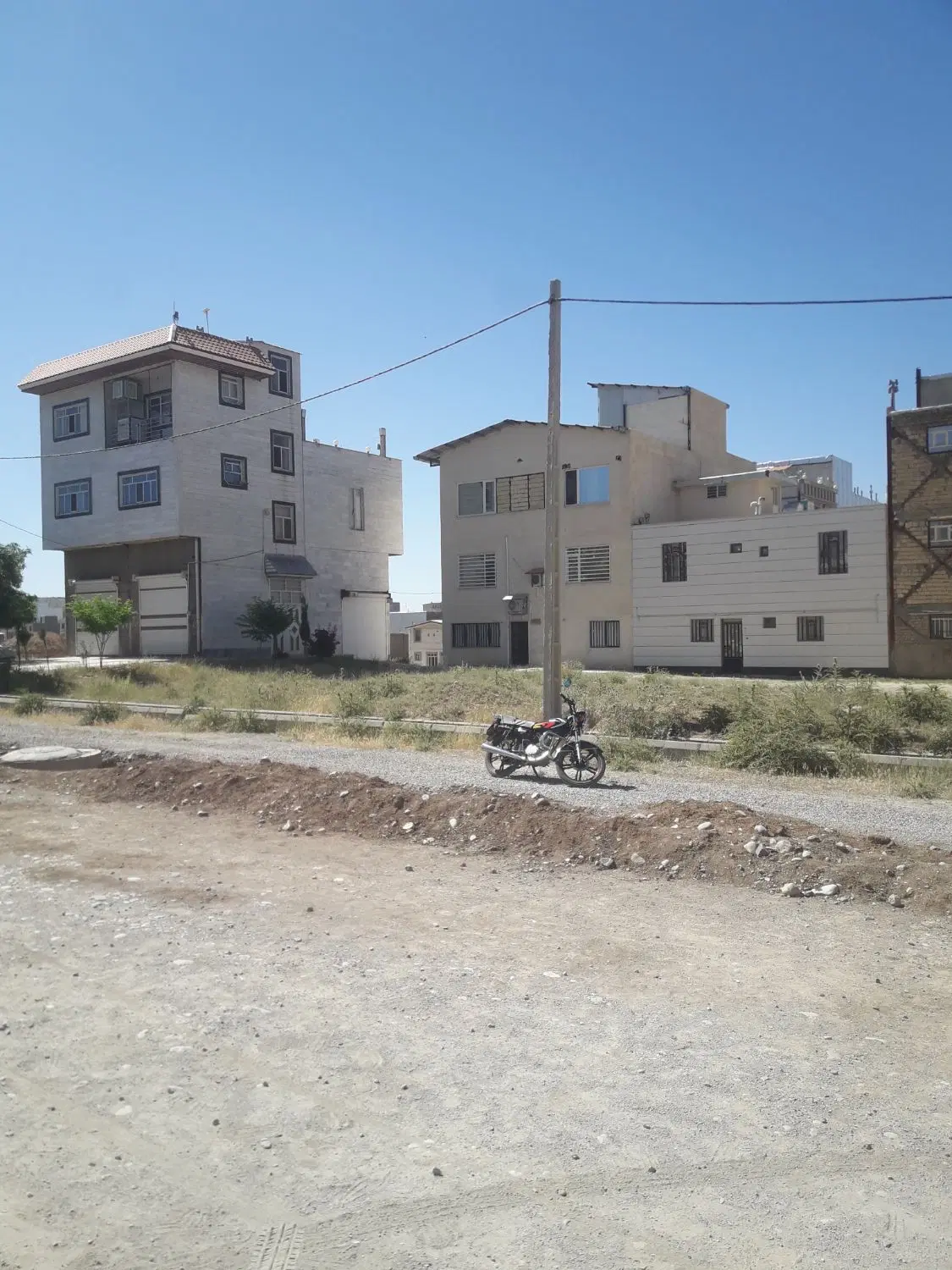 زمین تجاری مسکونی جفت۲پلاک فاز ۶اندیشه برخیابان