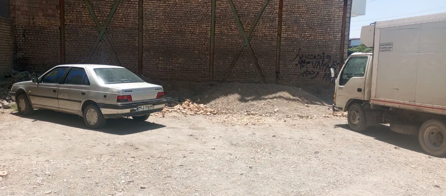 زمین فروشی
