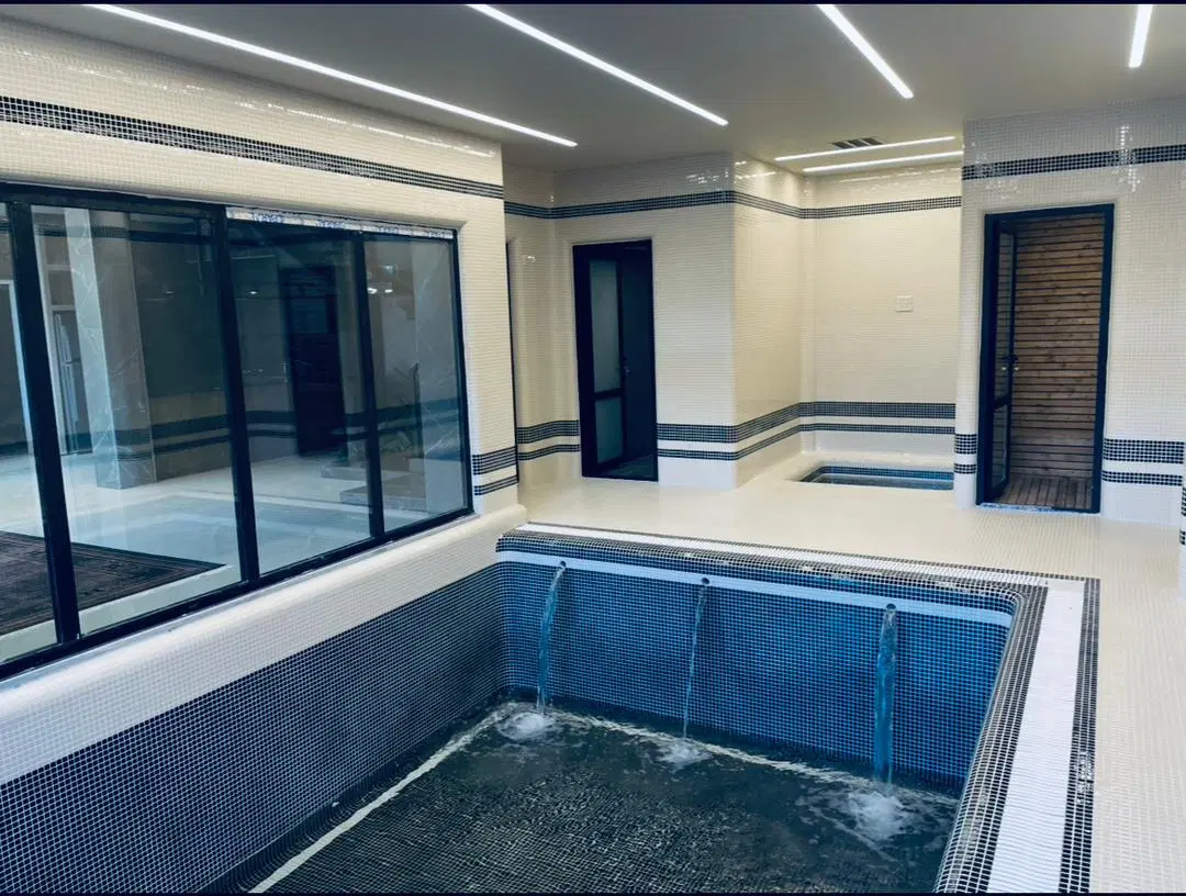 حصار سرخ ویلا لاکچری