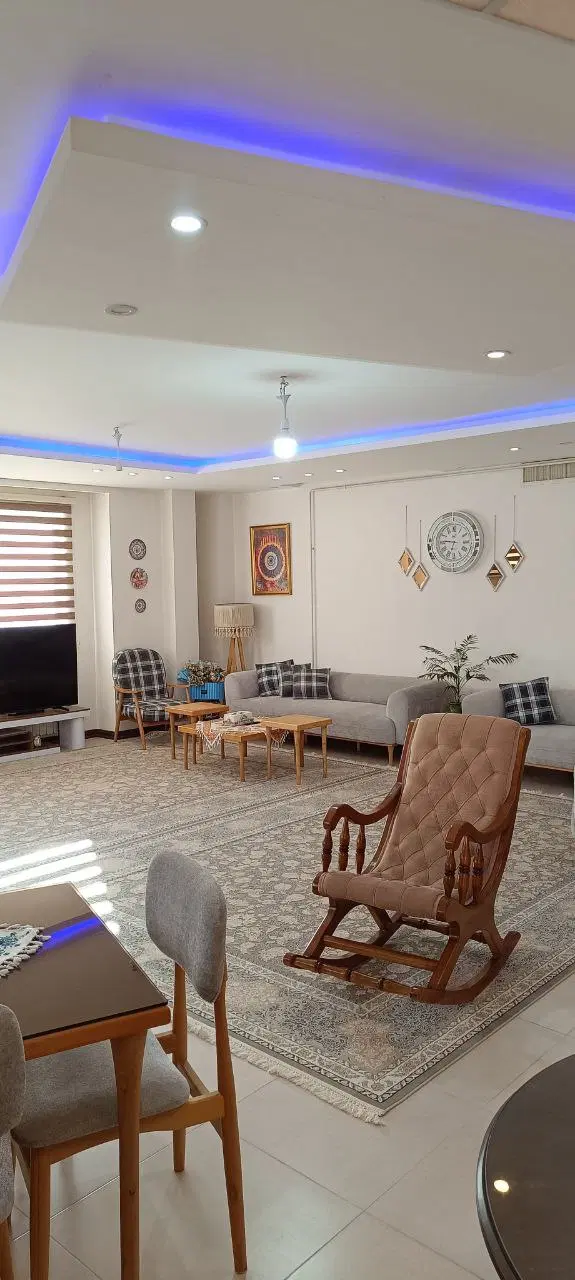 اجاره یک واحد ۳ خواب روی خیابان اصلی ویلاشهر
