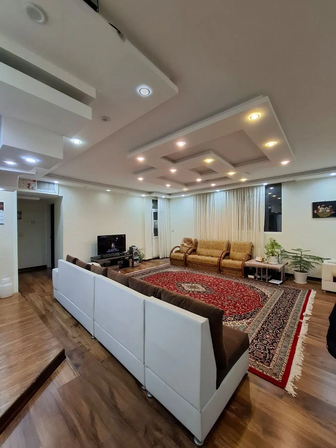 فروش ۲خواب_ دامان گاز قدیم_ سالن بزرگ_ لوکس