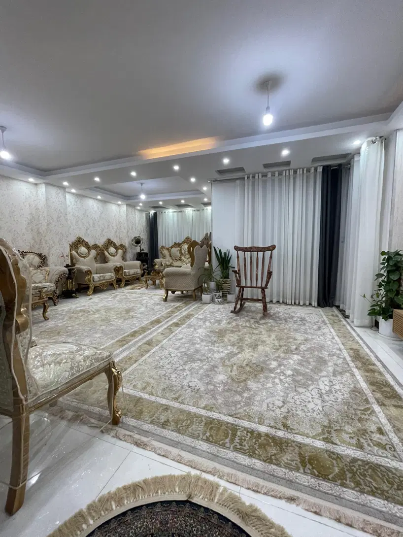 منزل دوخواب ویلایی با حیاط بزرگ