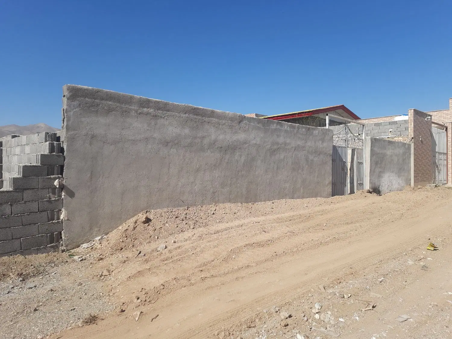 زمین ۵۱۷ متر در ساوه (روستای چرمک جلال آباد)