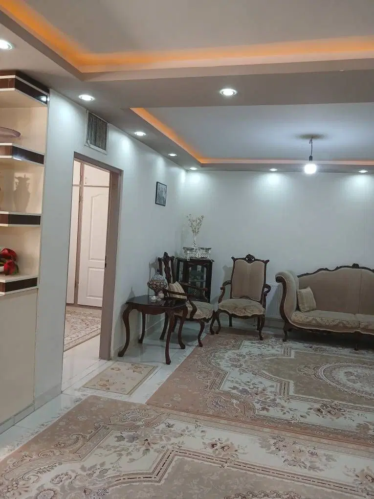 ویلایی دوطبقه مجزا _260متر بنا بازسازی شده