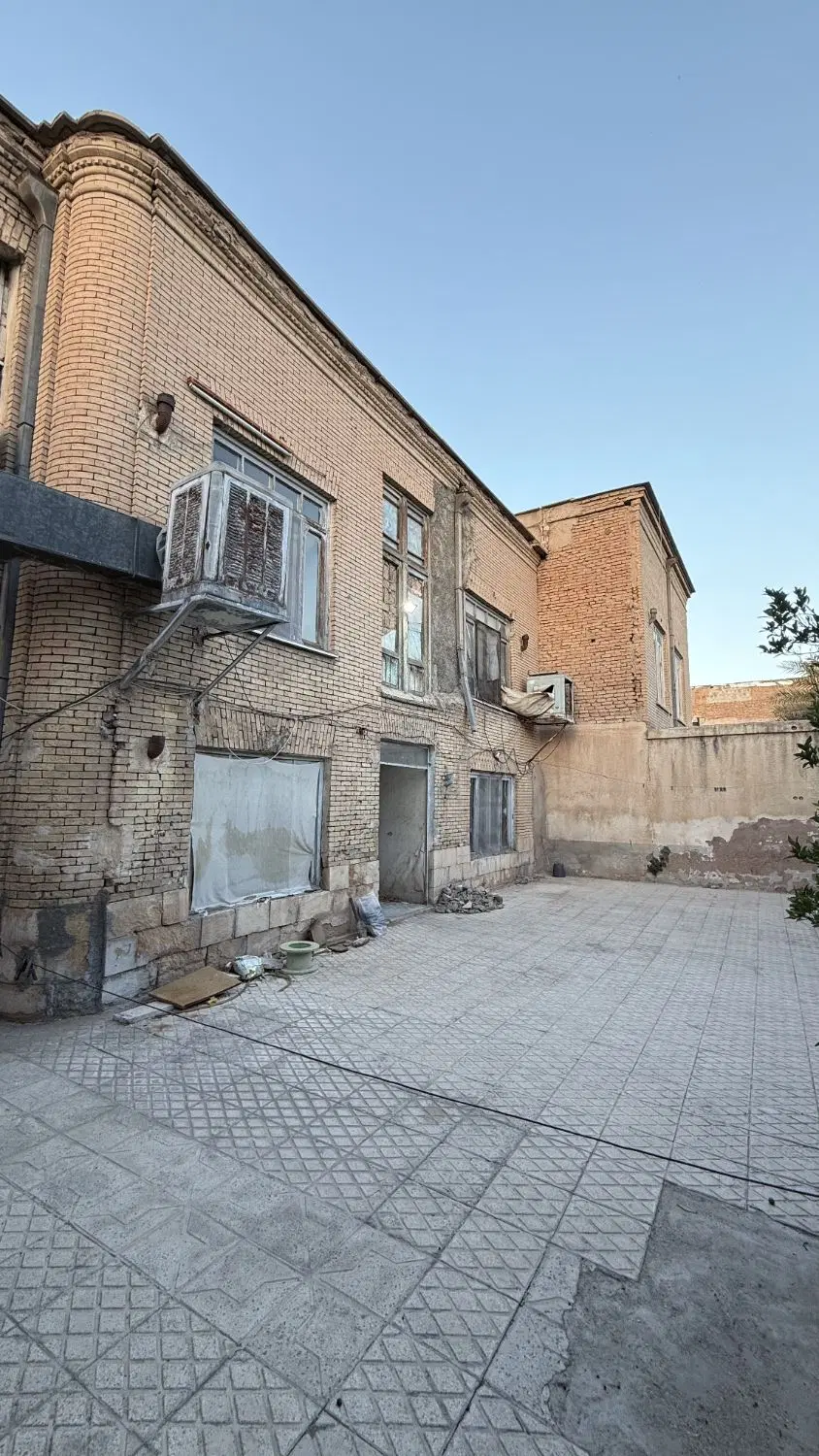زمین با خانه کلنگی