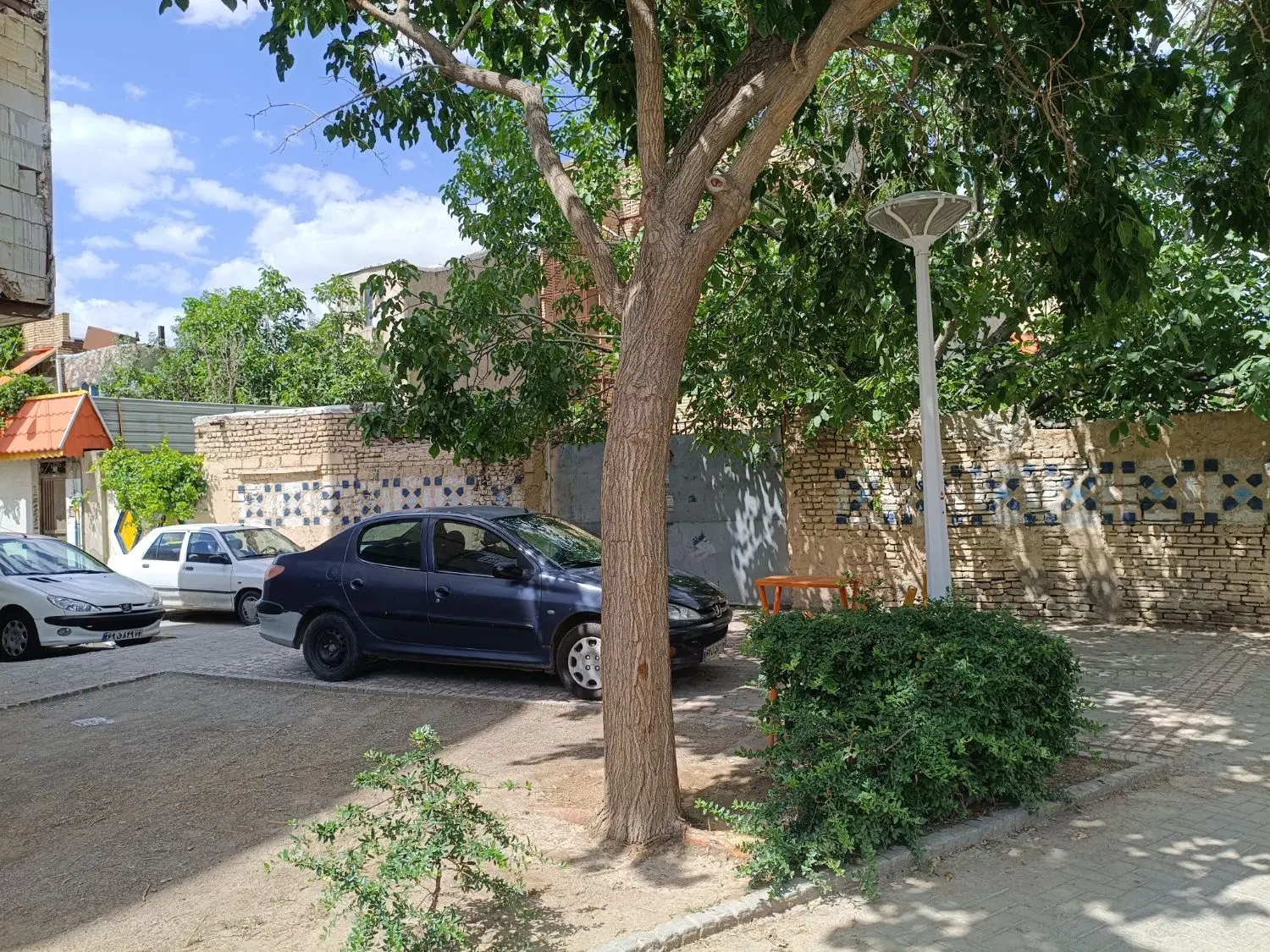 رسالت ۷۱ ۲۷۵ متر دور دیوار سر نبش