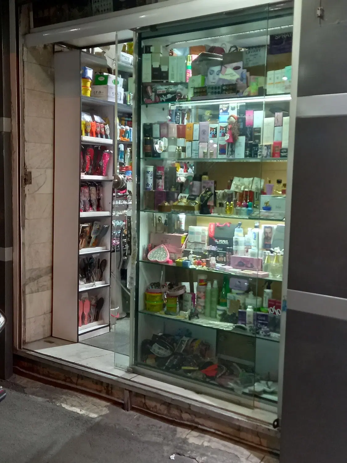 مغازه ۱۲ متری وحیدیه