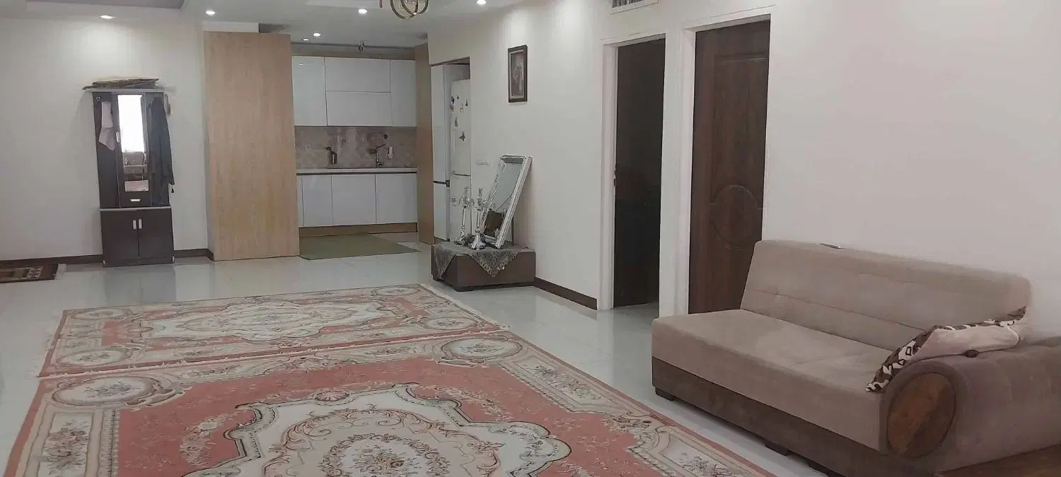 آپارتمان ۱۲۰ متری.فول امکانات.آسانسور.طبقه ۴