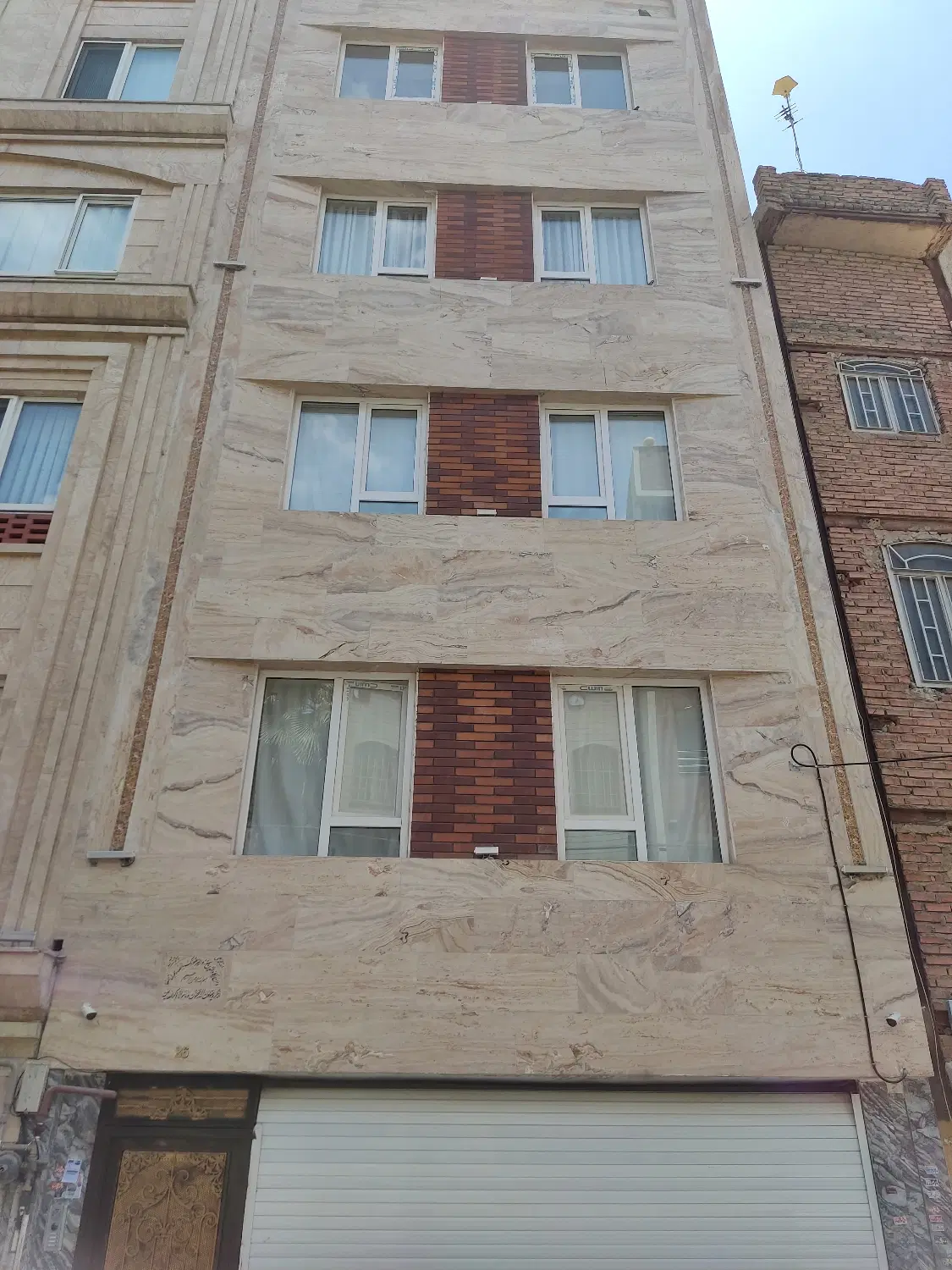 ۸۹ متر ۲ خواب فول امکانات در بازرگان