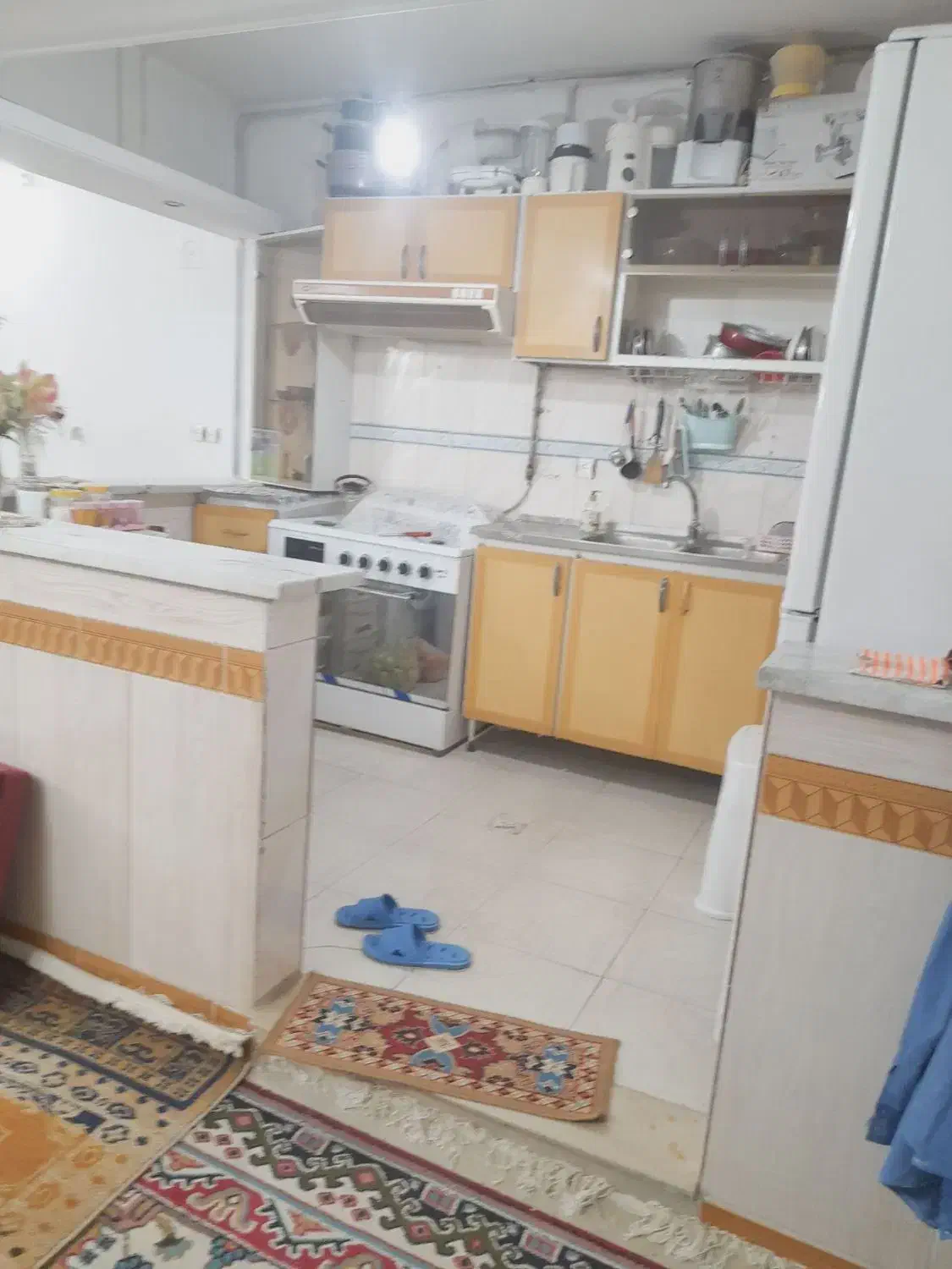 سلام خانه بسیار تمیز دلباز طبقه دوم