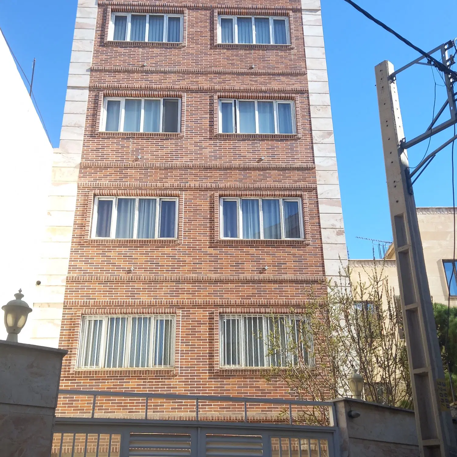 آپارتمان 1۰۰متر در خرمدشت