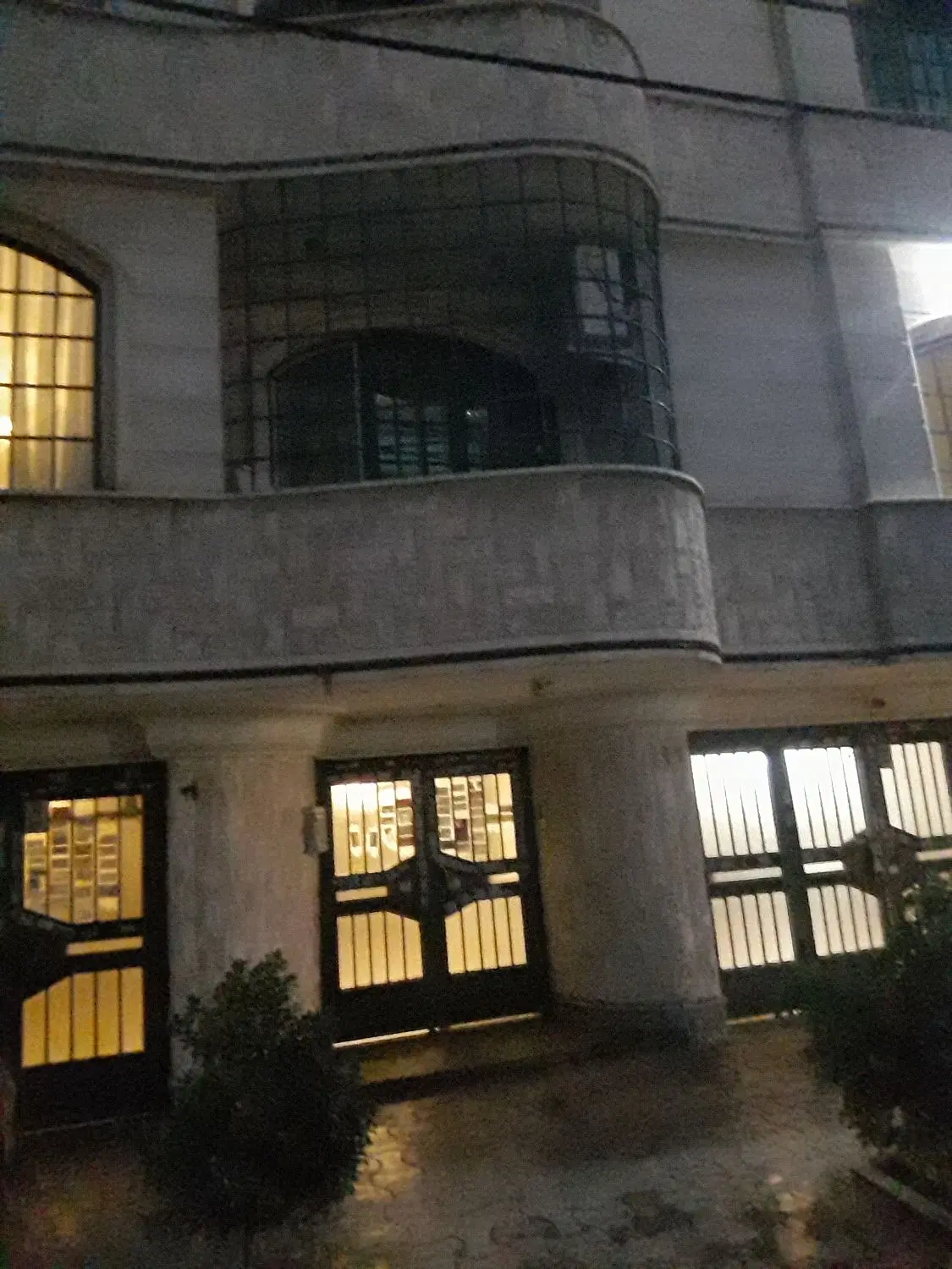 آپارتمان تک واحدی ۱۷۰ متر ۳ خواب شیک