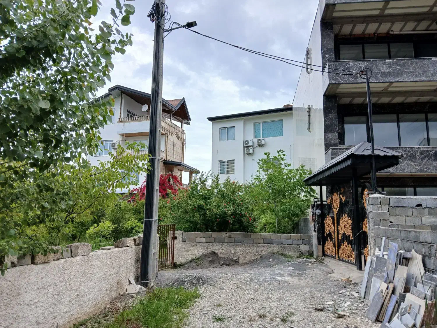 زمین نوشهر لتینگان