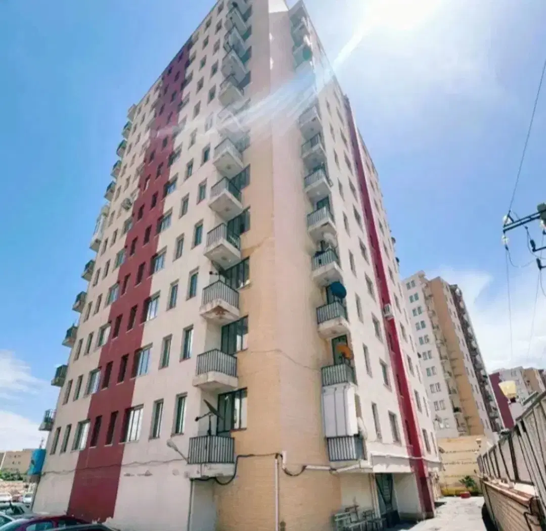 شهر سهند افتاب ۲ میدان مادر ۶۶ متر