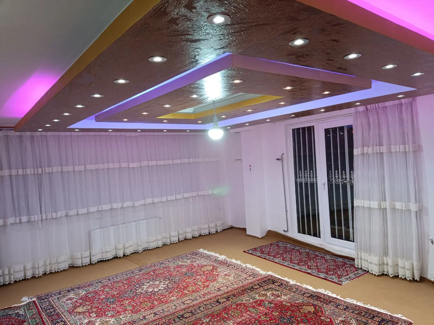فروش ساختمان در یادبود(بر خیابان فرعی)