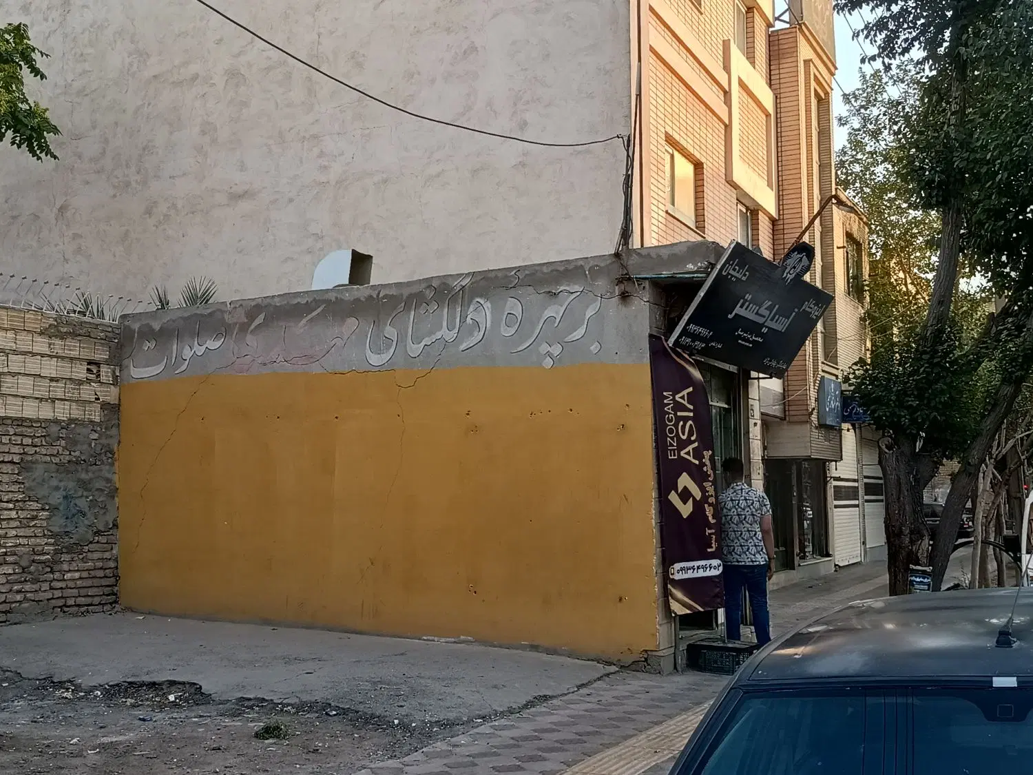 مغازه۱۸متری خ پوریای ولی