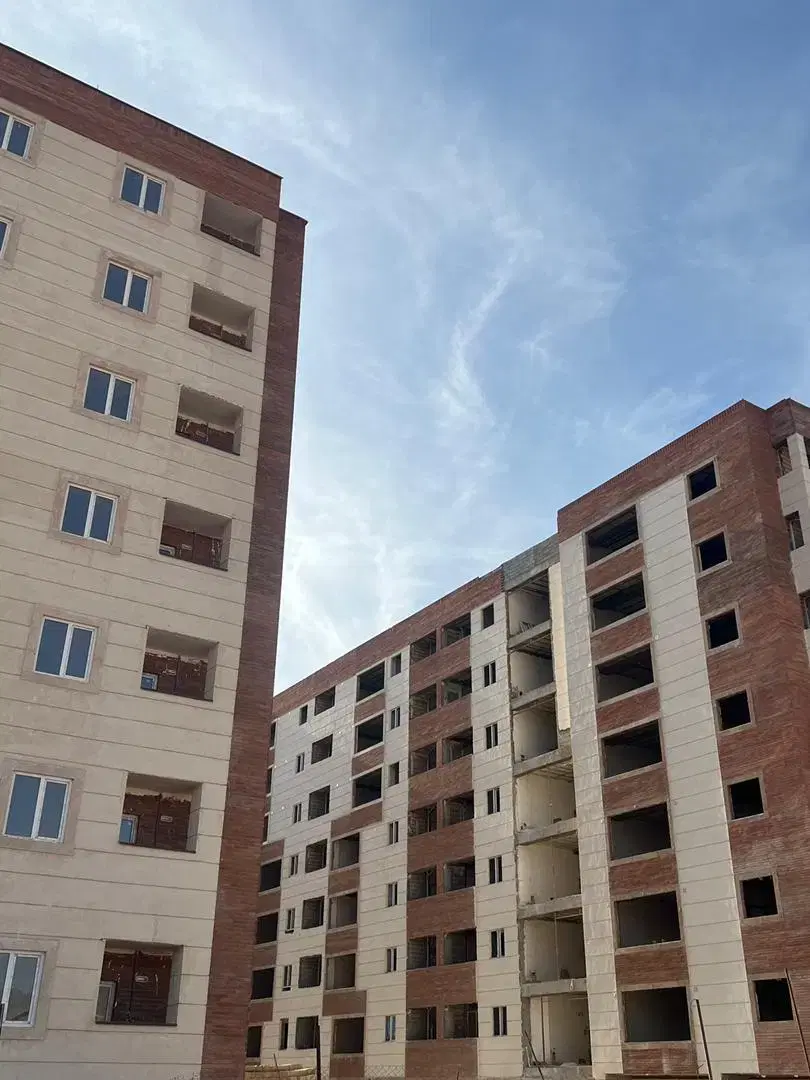 ملک نوساز با پارکینگ مسقف