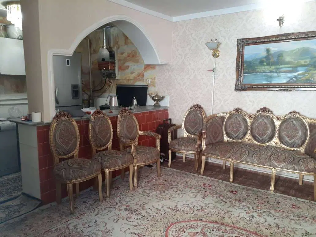 یه خونه ی نقلی در خیابان هادی منطقه ی عرشلو
