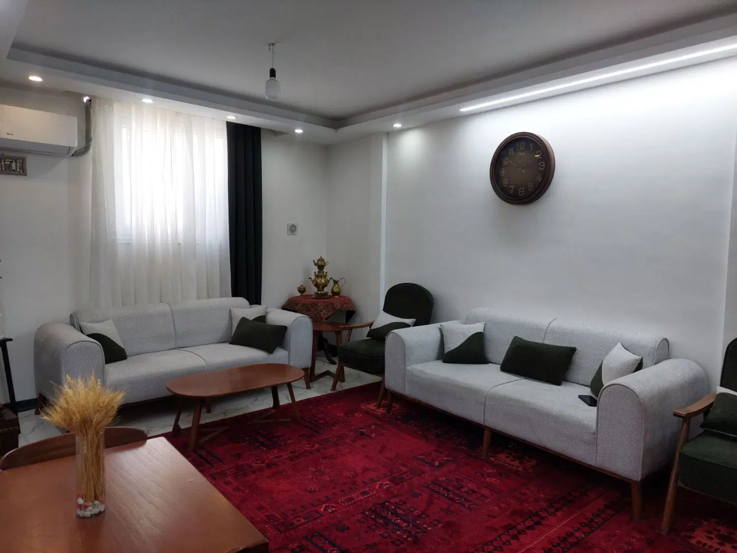 ۷۰متر_روبه نما_سالن پرده خور_چسب بلوار باغستان