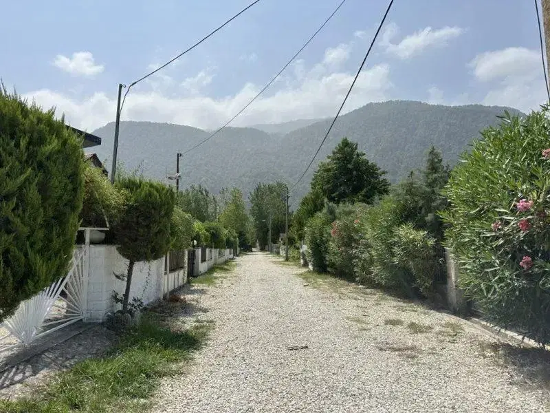 زمین ۲۱۲ متری جاده دوهزار چکی